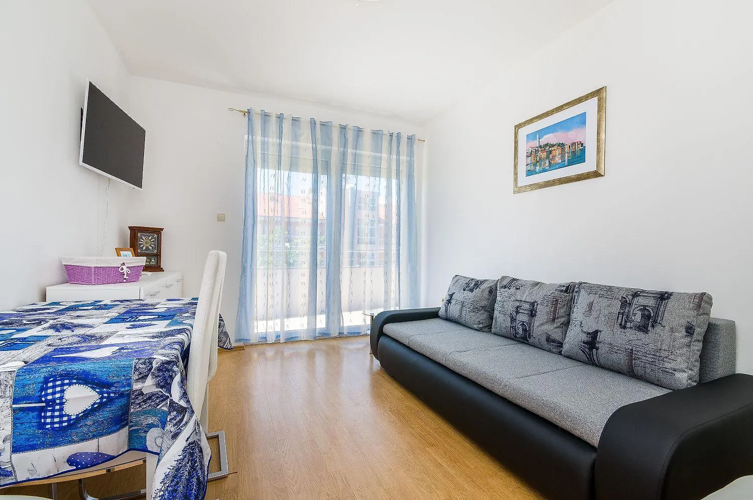 Helles Apartment Nur 400 Meter Zum Sandstrand Mit Meerblick, Wifi, Privatparkplatz Crikvenica